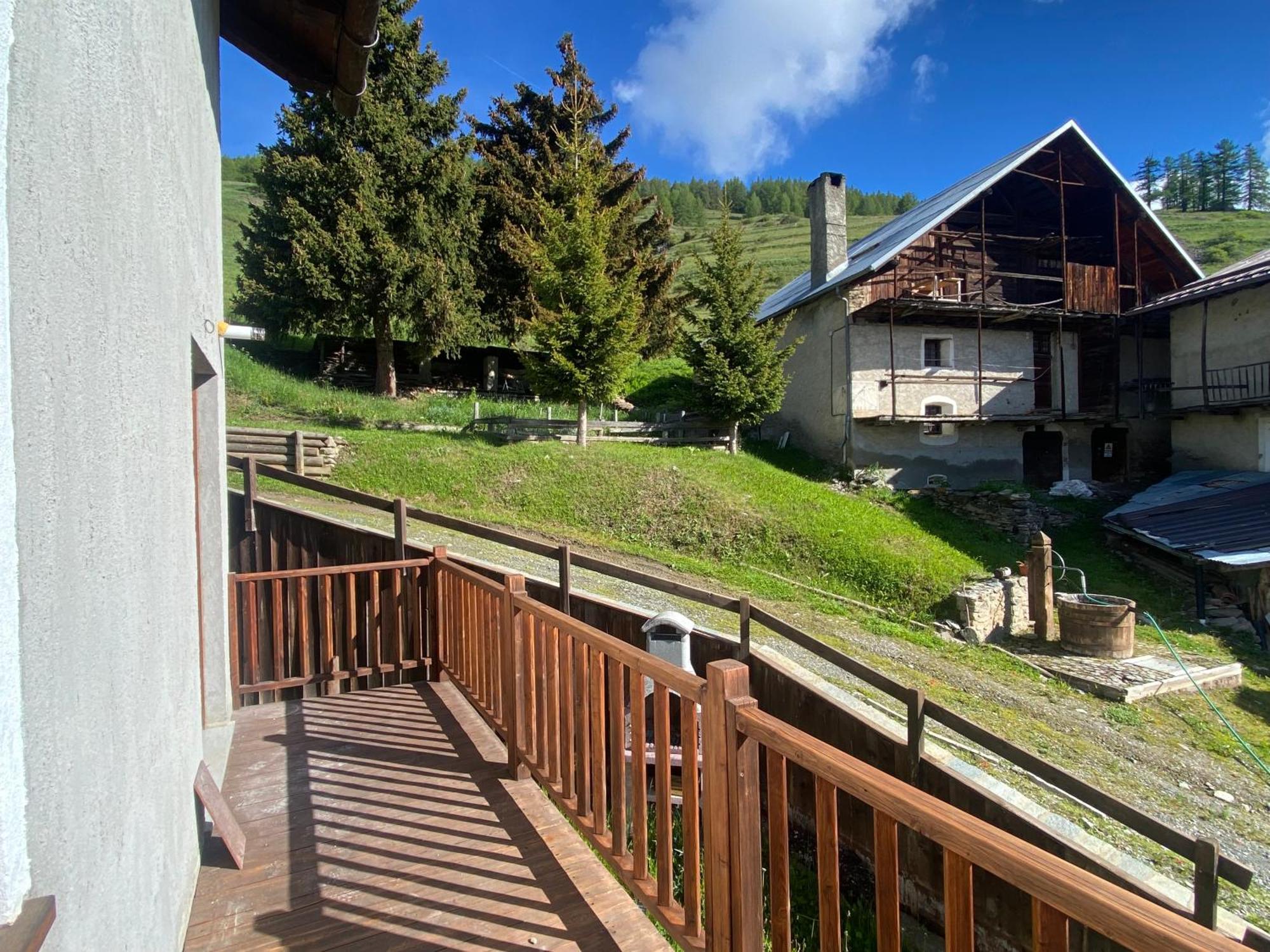 Locanda Alleve Hotel Ristorante Pragelato Exterior photo