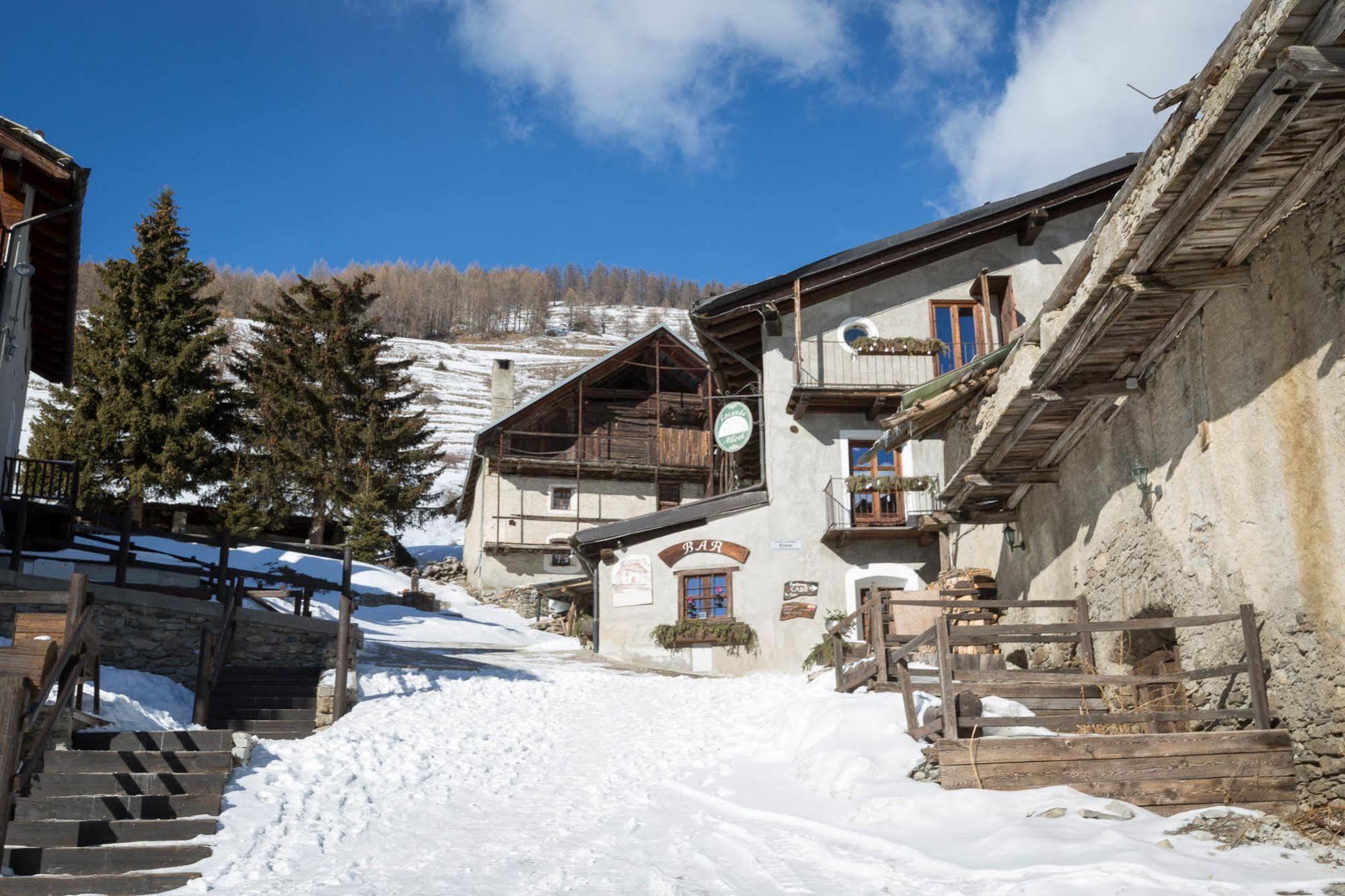 Locanda Alleve Hotel Ristorante Pragelato Exterior photo