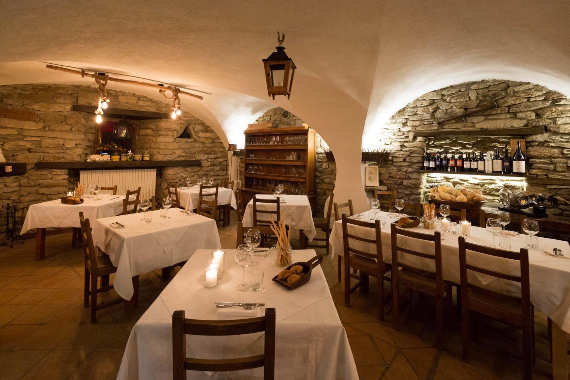 Locanda Alleve Hotel Ristorante Pragelato Exterior photo